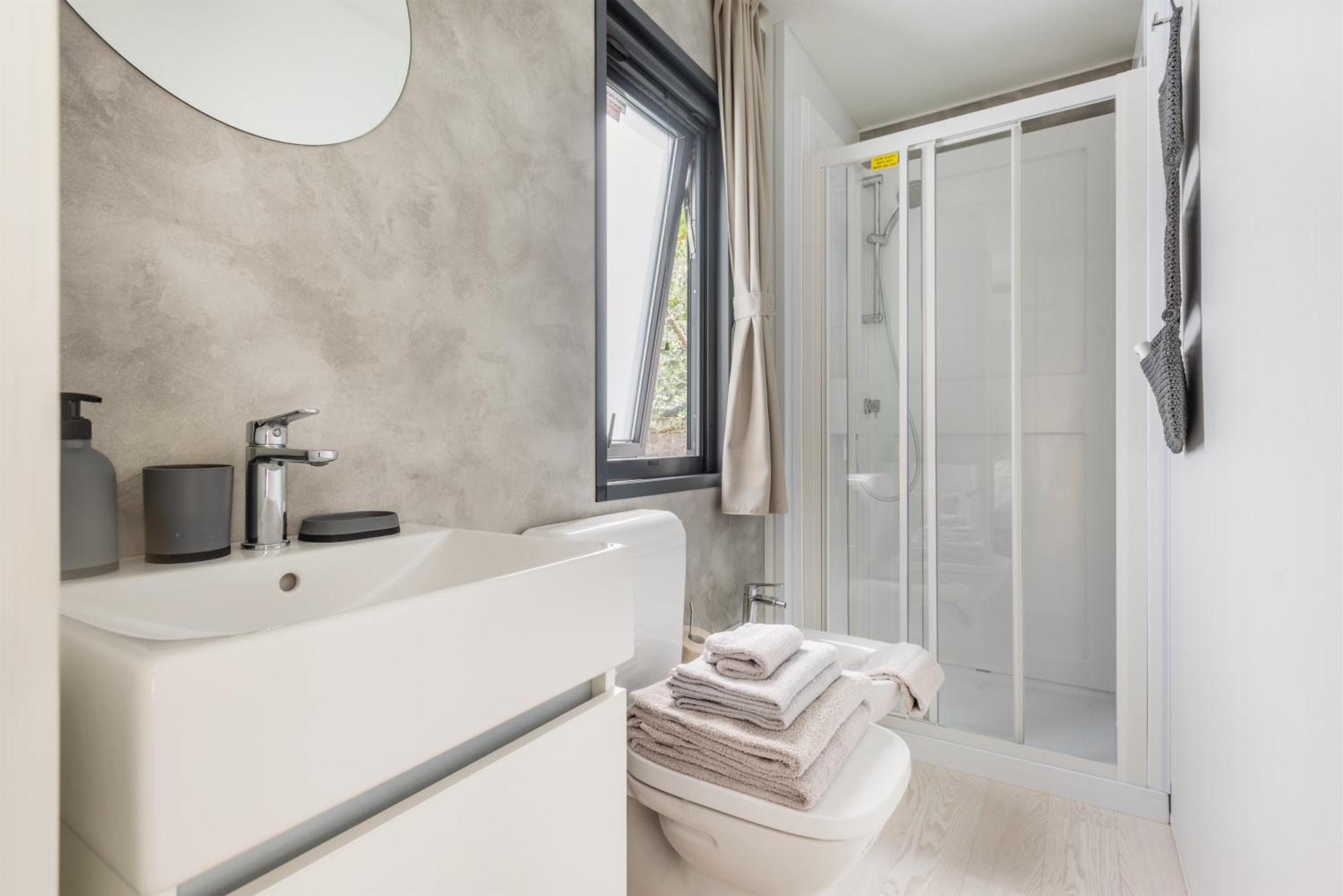 Al Lago Camping & Rooms Riva del Garda Dış mekan fotoğraf