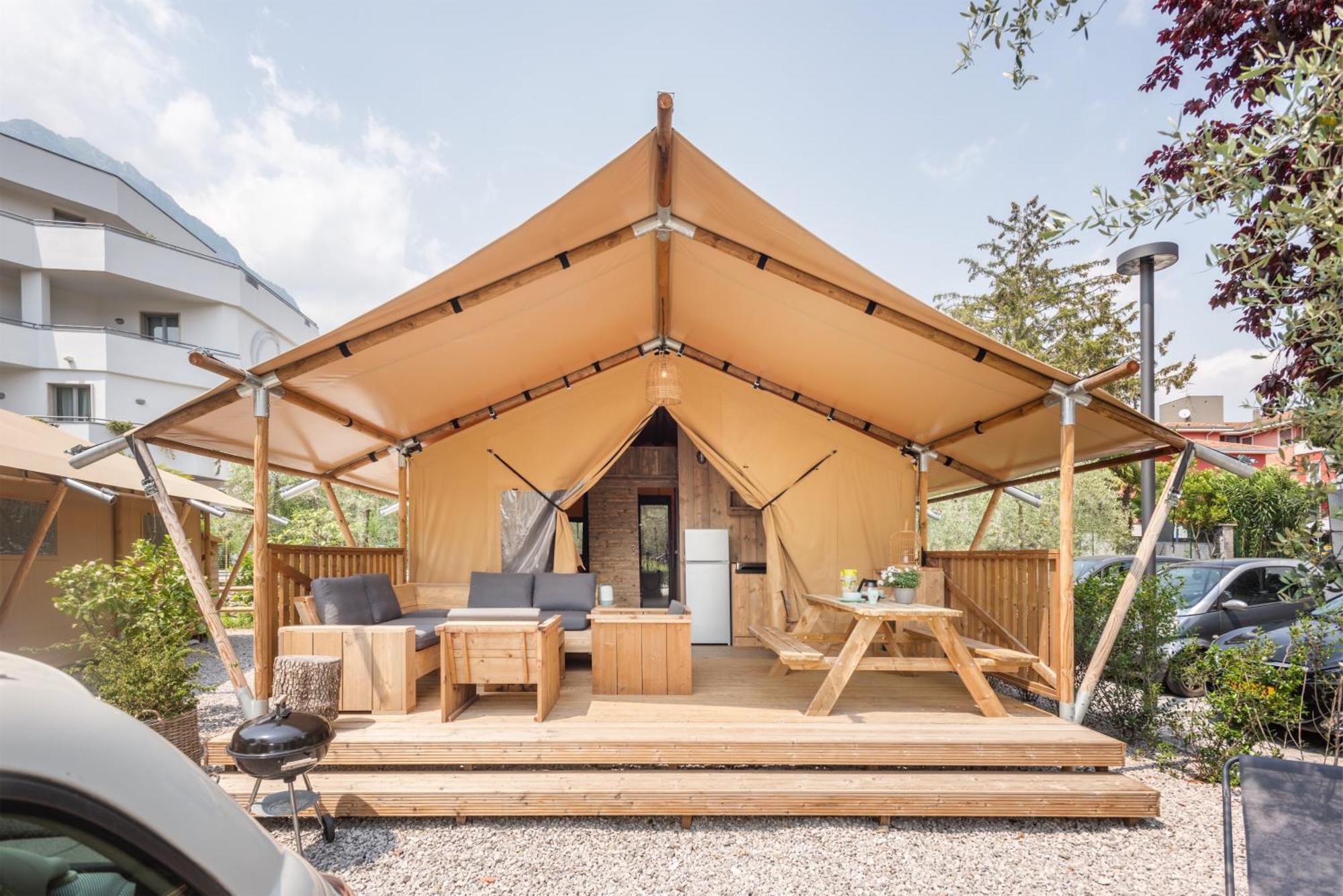 Al Lago Camping & Rooms Riva del Garda Dış mekan fotoğraf